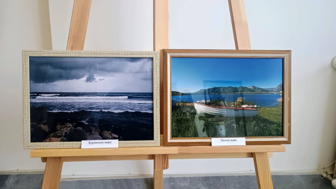 Фотоизложба на Мария Цолова може да бъде видяна в Община Мездра 